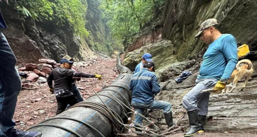 Un grupo de personas caminando en la tierra

El contenido generado por IA puede ser incorrecto.